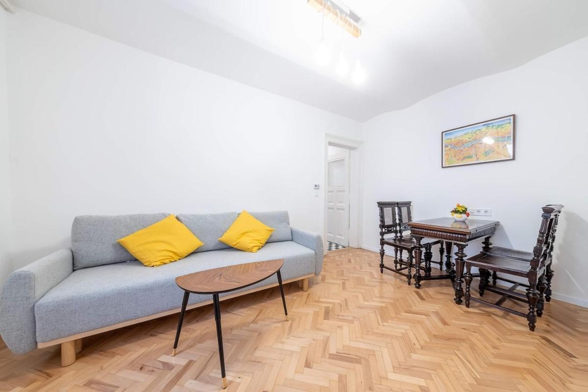 Hanna Lovely Two Bedrooms